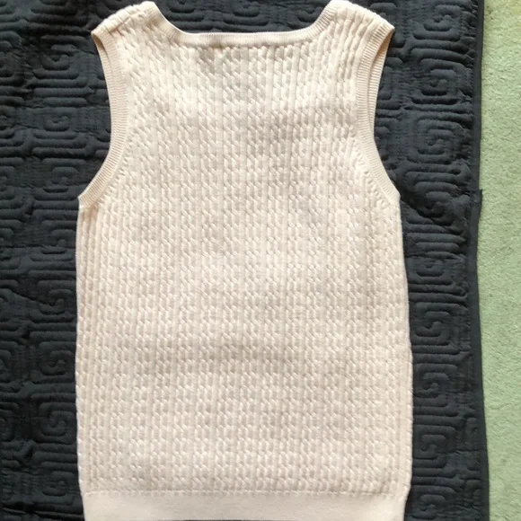 Beige “shell” knit top - Picture 3 of 3